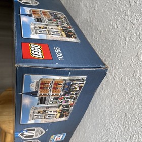 LEGO Creator Expert: 10th Anniversary Modular Building 10255 Assembly Square 