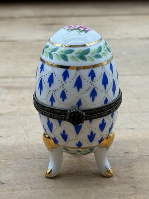 Golden Peak Porcelain Floral Egg Trinket Box Hinged Gold Feet
