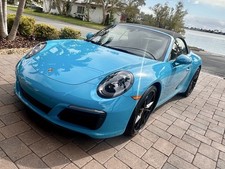 2018 Porsche 911 CARRERA