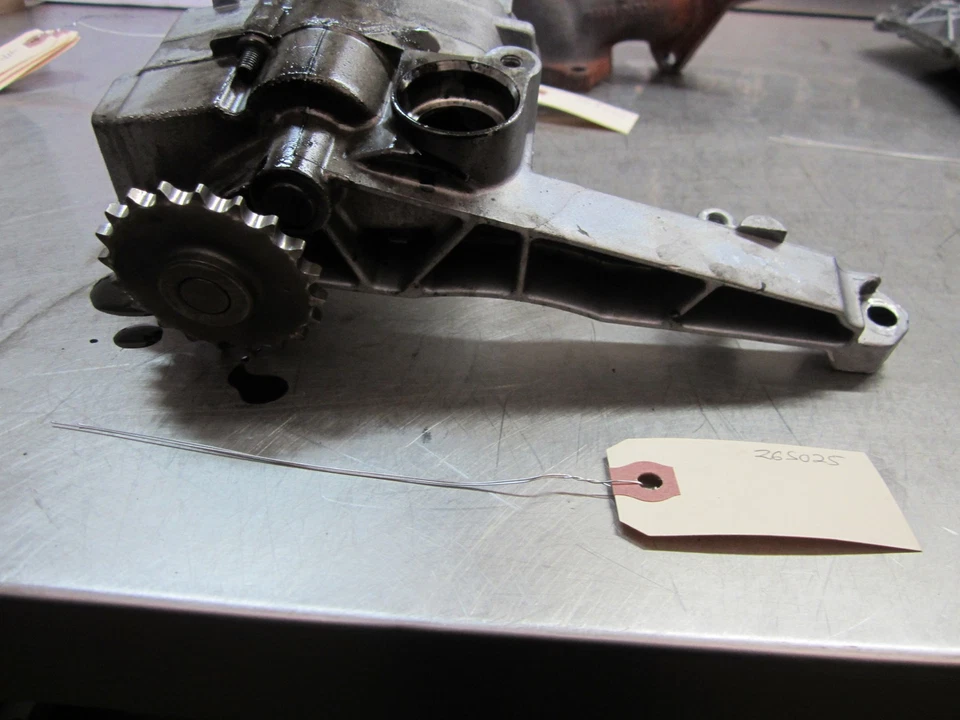 Bomba de aceite del motor Dodge Sprinter 2500 3.0 2009 6421810901 Foto 2 de 4