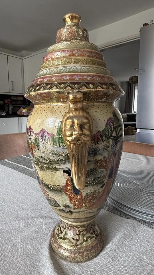 Antique Large Satsuma Chinese  Porcelain Vase,Geisha With Gold face Handles - Image 4 of 4