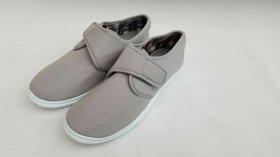 chums canvas shoes