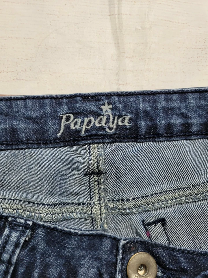 Pantalones cortos de mezclilla grandes cortados Papaya para mujer Foto 3 de 4