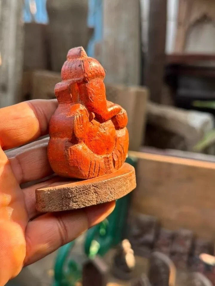 Antique Old Natural Wooden Hand Carved Figure of God Ganesha 3.5 x 3" - Imagem 2 de 4