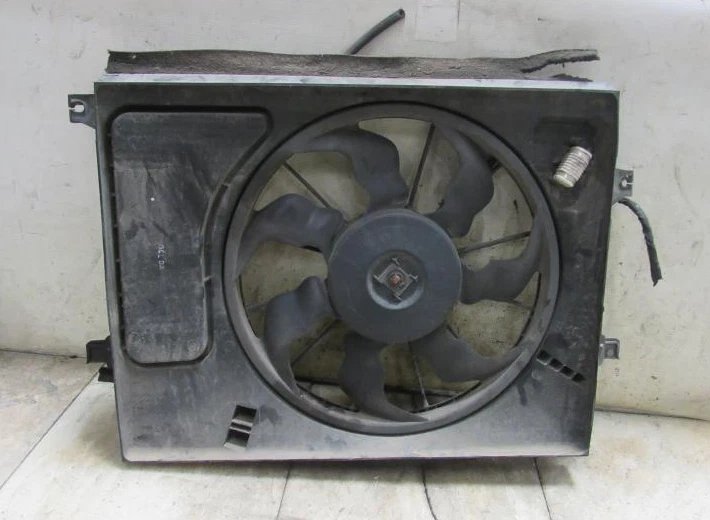 Conjunto de ventilador eléctrico Kia Soul 2012-2013 Foto 2 de 2