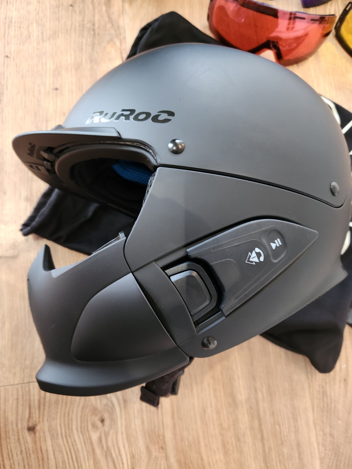 ruroc helmet With Shockpods Medium To Large Fit eBay