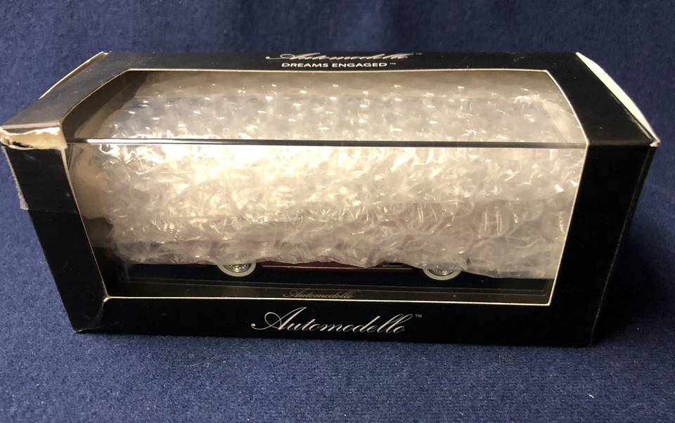 VERY RARE AUTOMODELLO CAR MODEL OF 1957-1958 DUAL GHIA - LIMITED EDITION OF 499 - Image 3 of 3