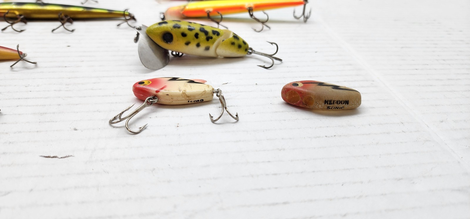VINTAGE FISHING LURES RAPALA JITTERBUG L&S HEDDON SONIC CRANKBAITS PLUGS JOINTED - Image 13