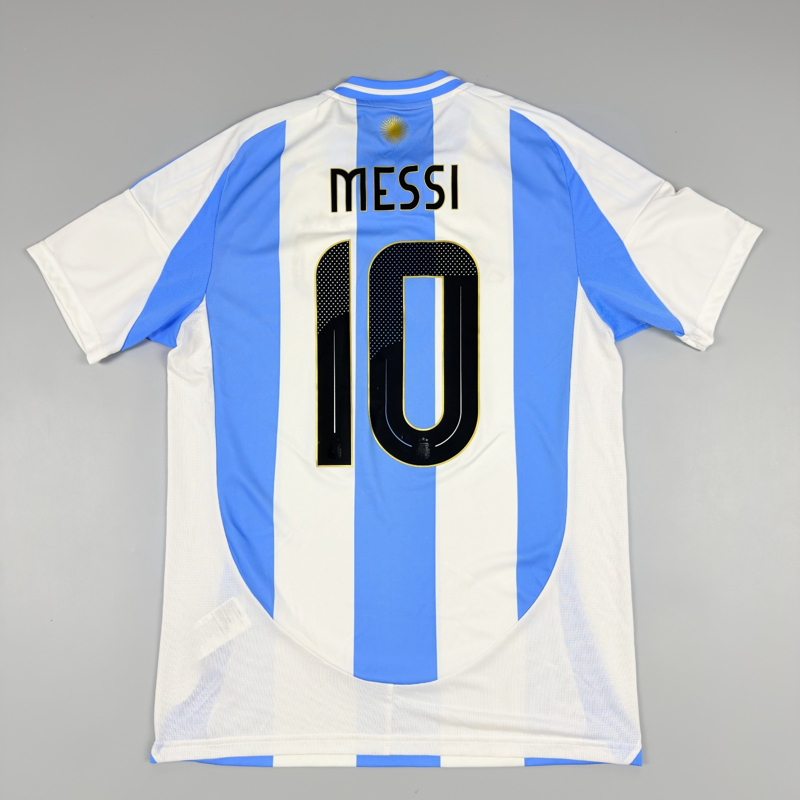 adidas men Argentina Team 2024 Home Soccer Jersey Lionel Messi #10 Size M
