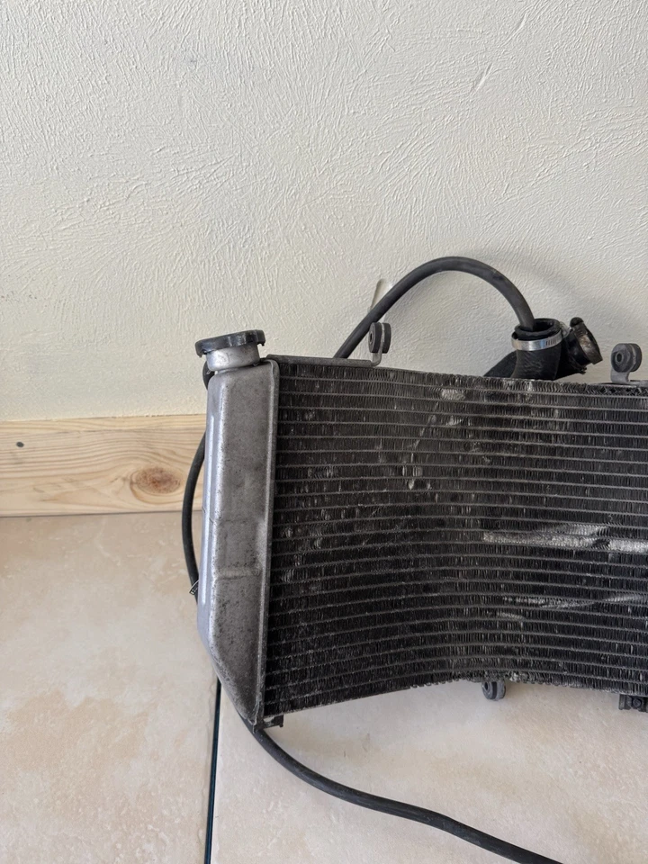 Suzuki GSXR600 GSXR 600 2001-2003 radiador motor enfriador con ventilador Foto 2 de 4