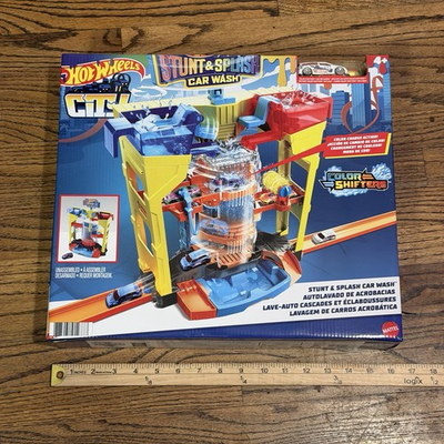 #ad Hot Wheels Stuntamp;Splash Car Wash Color Shifters Car Included New $46.74