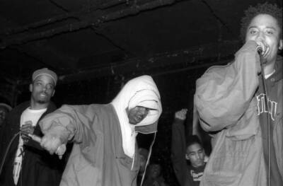 Sadat X, Guru, Lord Jamar and Rap group Brand Nubian performs a - Old Photo 1