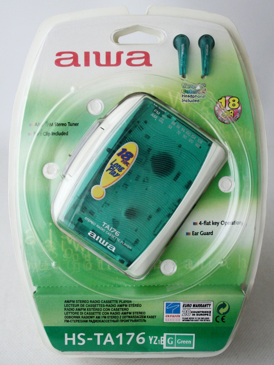 AIWA GREEN WALKMAN AM/FM STEREO RADIO CASSETTE PLAYER HEADPHONES