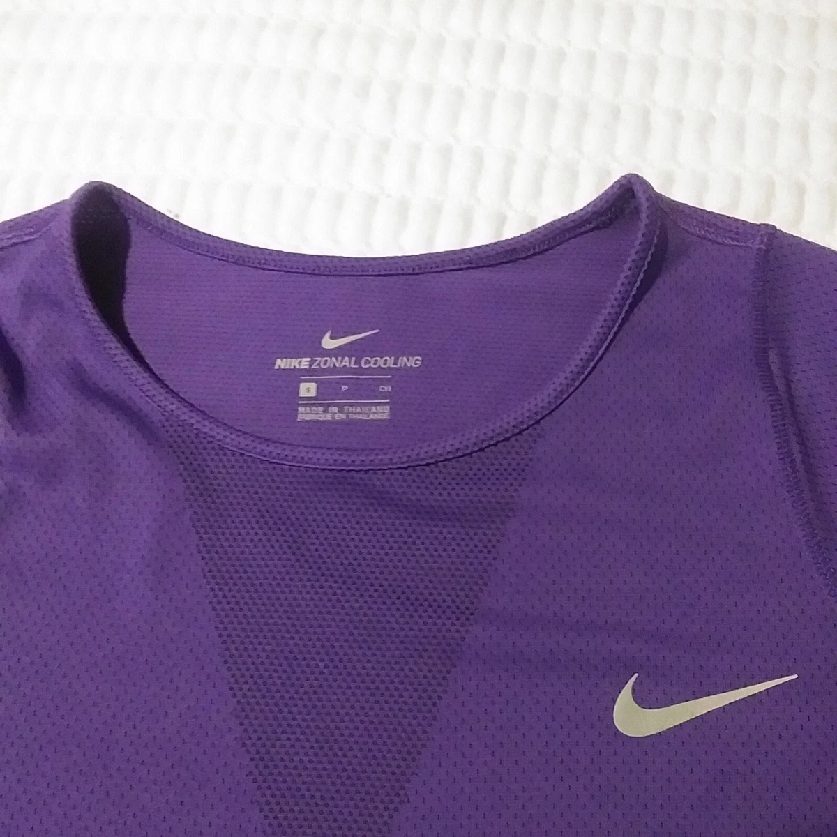 Nike zonal hotsell cooling women's