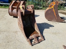 600mm Excavator Digging Bucket suit 13 tonne 65mm x 255mm x 420mm £500 + vat