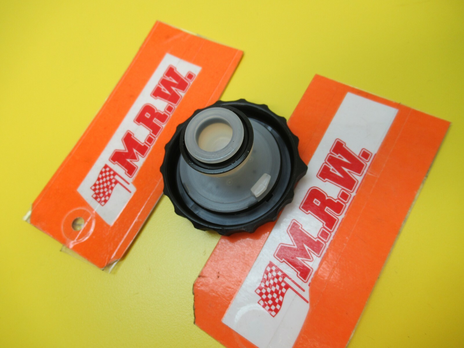 BRAKE CAP SEAL FLUID MASTER CYLINDER RESERVOIR BOTTLE TANK oem LEXUS