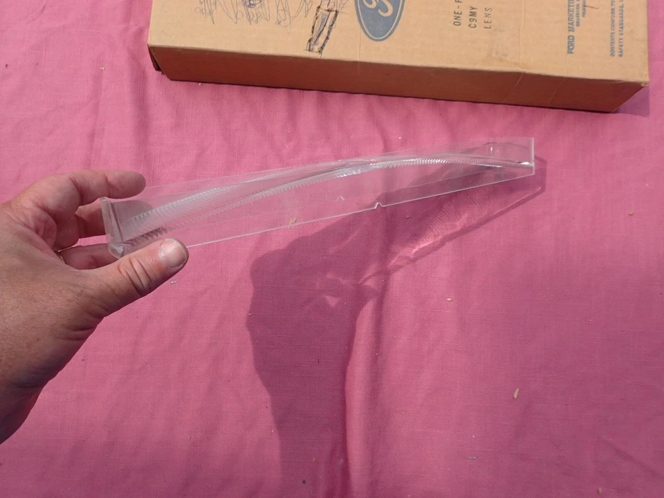 Mercury Marquis 1969-70, lente de luz de estacionamiento interior Marauder, ¡nuevo en stock! C9MY-13208-C Foto 3 de 4