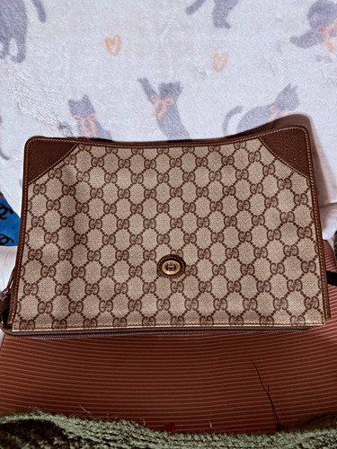 Gucci GG Monogram Zip Clutch Bag Beige Brown Gold Hardware Lined Pockets