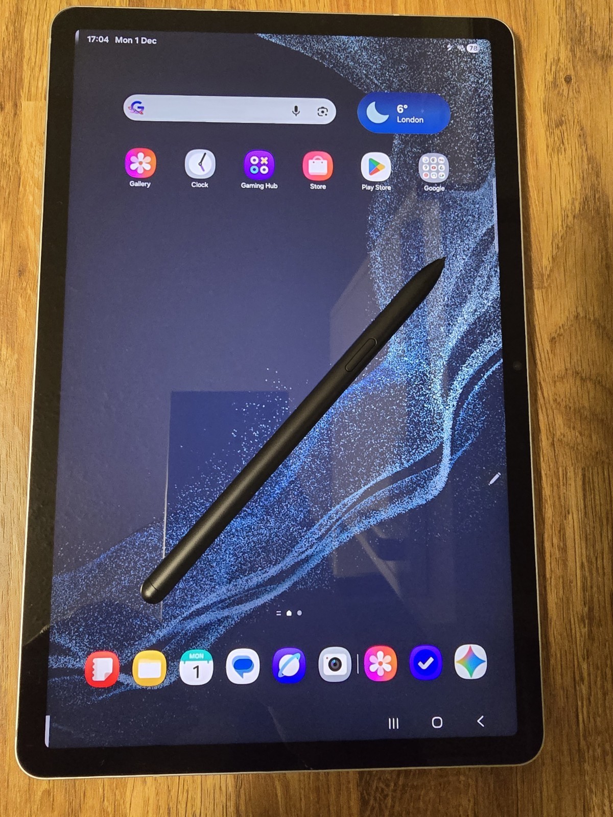 Samsung Tab S8 I 5g SM-X700 Silver Tablet with S-Pen - Mint Condition