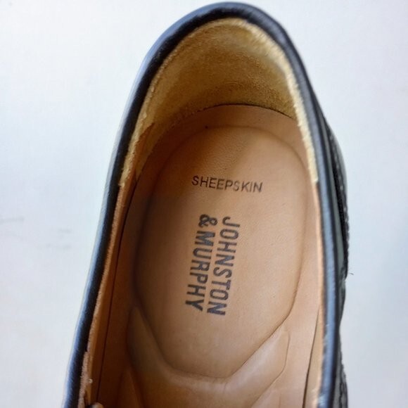 Johnston & Murphy Men display picture 1