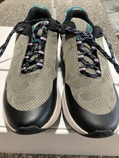 NEW  IN  Box, Easy Spirit Women's  SE AVE2 Size 11M  Black, Aqua, and Green