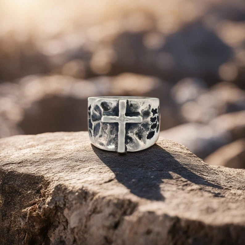 925 SOLID STERLING SILVER RING SIGNET RING MENS RING CROSS RING RELIGION RING
Opens in a new window