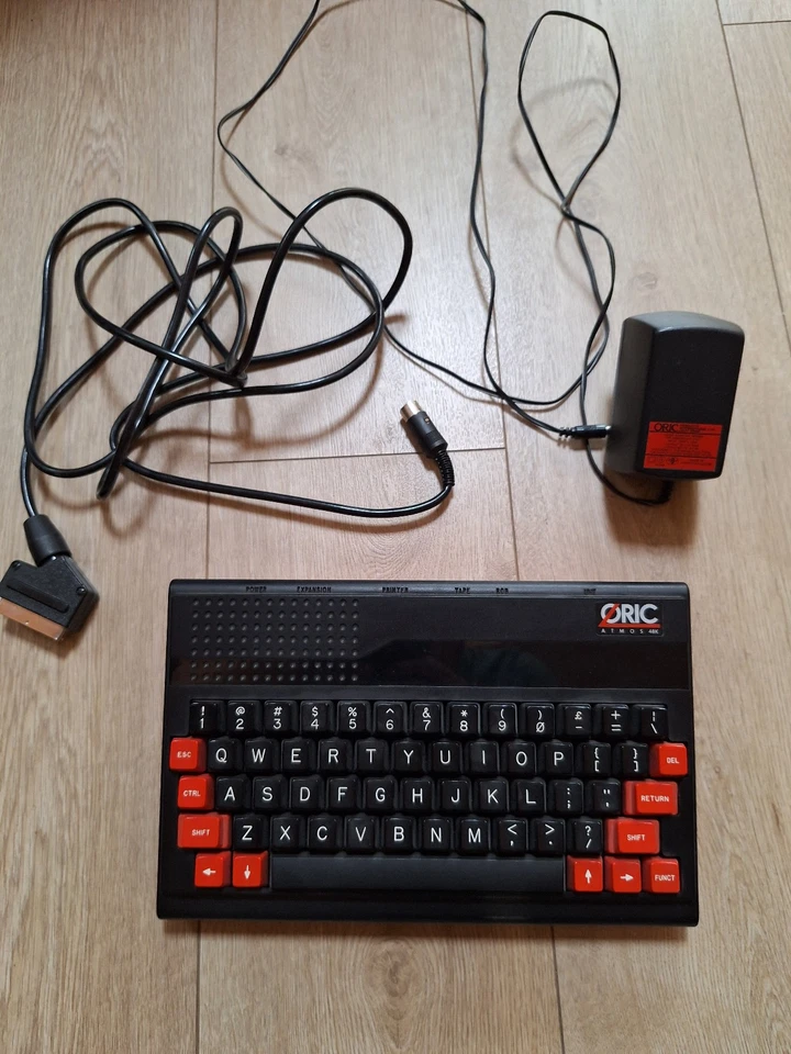 Oric Atmos avec alimentation et cable péritel - Photo 4/4