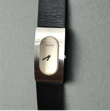 GUCCI 2400L White Dial Silver Square Watch 22mm NEW BATTERY From Japan