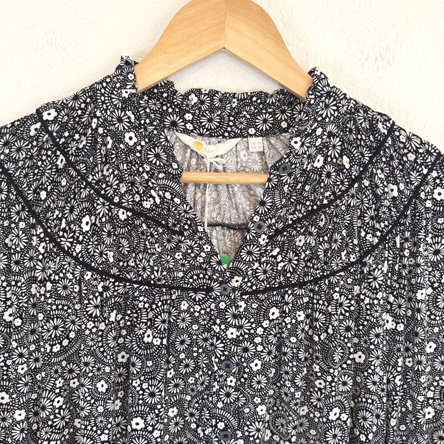 Boden Top Size 4 Black White Ruched Yoke Jersey Shirt Boho NEW image 6