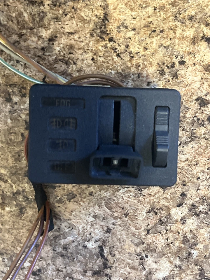 BMW E28 533I 524td 528e 528I Dash Fog Light Switch Panel Assembly OEM - Image 2 of 4