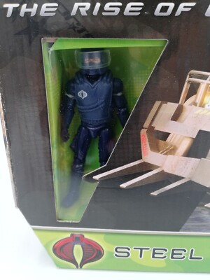 G.I. Joe The Rise of Cobra - Steel Crusher A.P.V. with Nitro Viper
