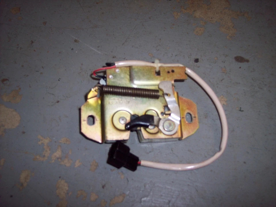 97 Eagle Talon Turbo Trunk Latch Lock Striker OEM pop - Image 4 of 4