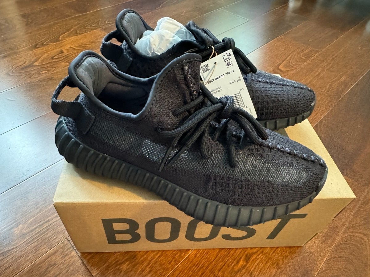 BRAND NEW AUTHENTIC ADIDAS YEEZY Boost 350 V2 Onyx Size 5.5  display picture 1