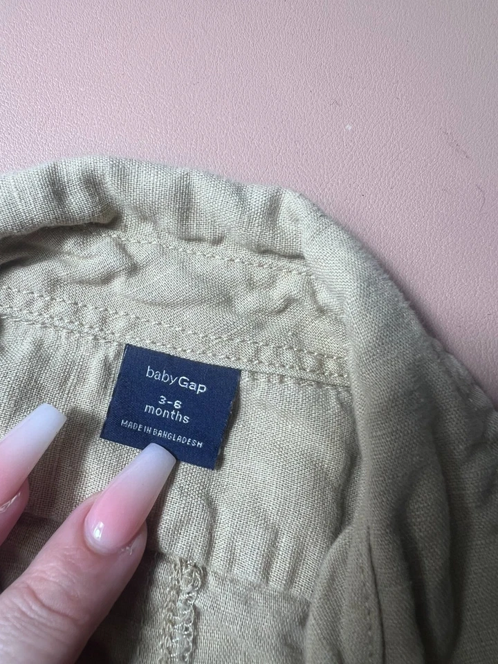 Mono de carga de lino de una pieza Baby Gap para niños - 0-3 meses caqui conjunto informal Foto 3 de 4