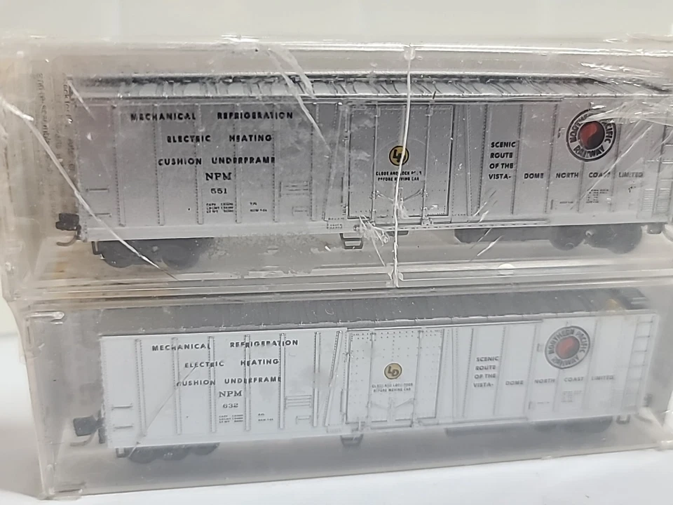 Nuevo en caja Micro Trenes Escala N 70052 Paquete de 2 Northern Pacific NP 51' Mech Reefer Foto 3 de 4