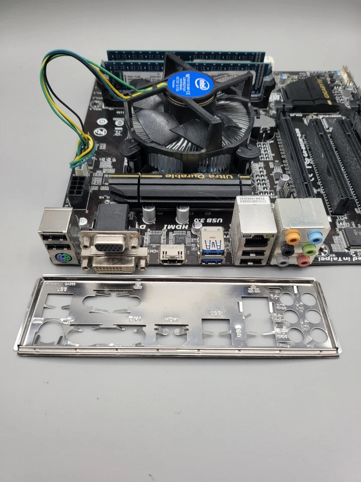 Mainboard GIGABYTE GA-B85M-D3H + Intel Core i5-4460 + 8GB DDR3 RAM - Bild 2 von 2