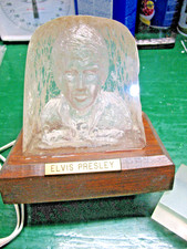 ELVIS  PRESLEY NITE LIGHT LUCITE/RESIN  3-D  SCULPTURE by ILLUSIONS  7'' X 7''