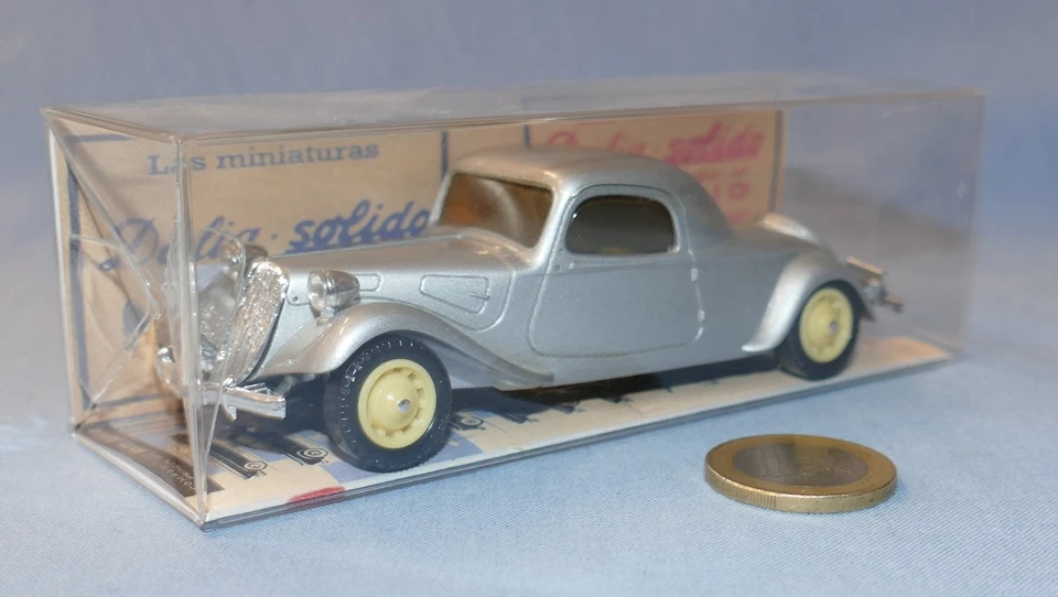 Solido Transkit 1/43 : Citroën Traction 15/6 en Faux-Cabriolet (Coupé) Argent - Photo 2/4