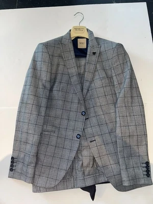 Benetti Maradonna Fine Tailoring 3 Piece Suit - Image 1 of 4