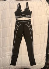 Alo Women s 2-Piece Sports Bra Leggings Set Black/White Logo Yoga S