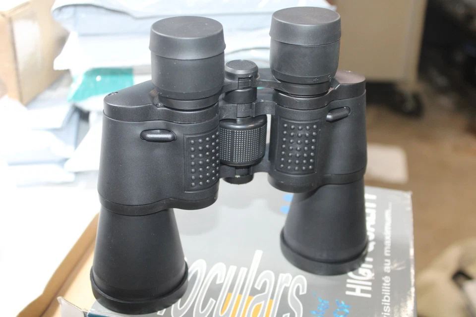 BINOCULARES ALTA CALIDAD IMPERMEABLES 10 X 50 168 PIES A 1000YDS ÓPTICA RECUBIERTA. Foto 2 de 4