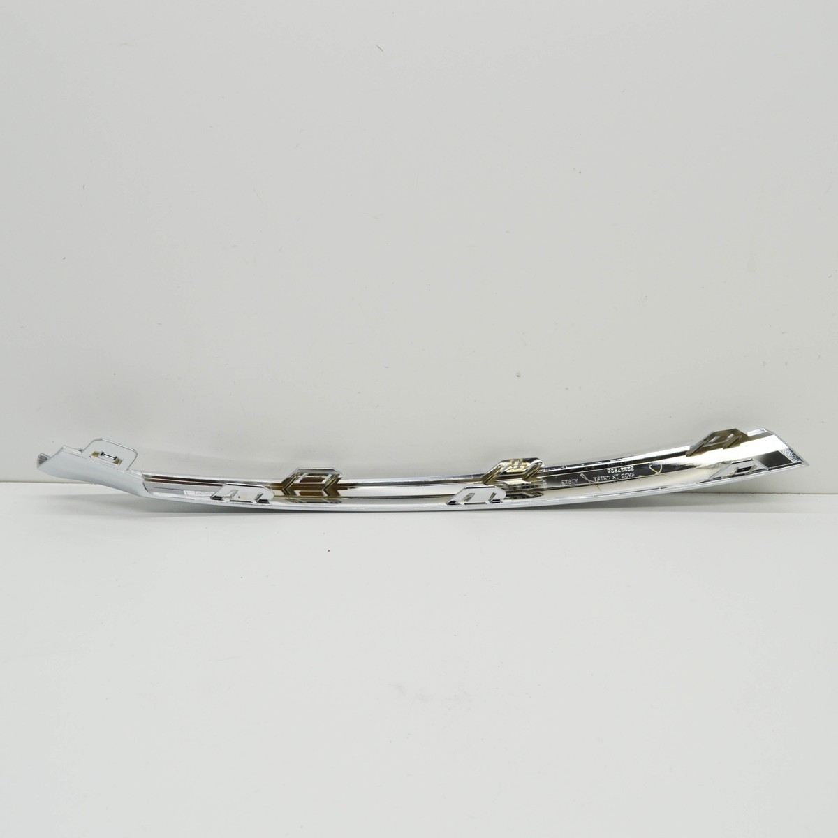 VOLVO XC60 MK2 Front Left Bumper Molding Chrome 32227905 NEW VOLVO XC60 MK2 Front Left Bumper Molding Chrome 32227905 NEW