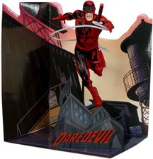 Figura posada McFarlane Toys Marvel Daredevil con escena [Daredevil #600]
