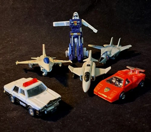 6 vintage 1980s GoBots action figures transformers