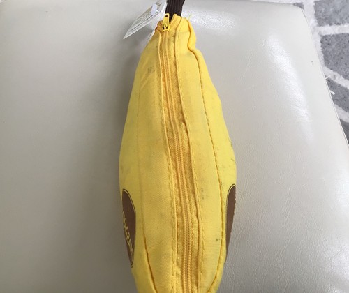 Bananagrams Anagram Word Game Bunch Peel Split Bananas 2-8 players New with Tags - Picture 5 of 8