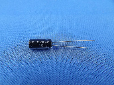 12x Elko 220uF (µF), 10V radial