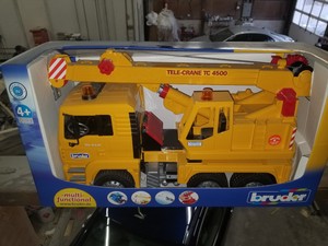bruder 02754 man crane truck