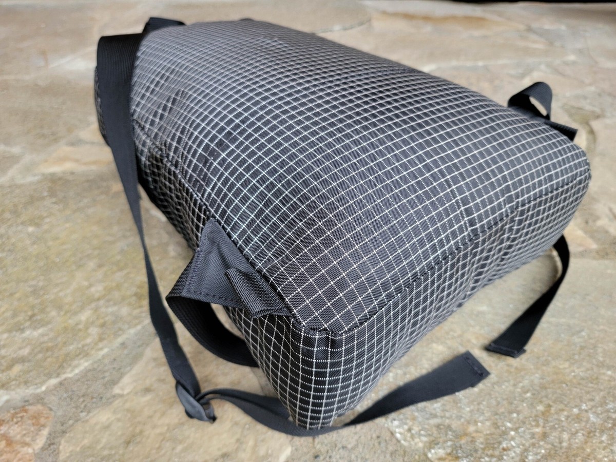 TOM BIHN (USA) Daylight UL Halcyon Dyneema Black 400d Steel