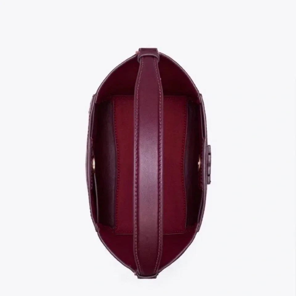 Nuevo Bolso Cubo Pequeño Tory Burch McGraw Croc Cuero Repujado Escarabajo Baya / 500 Foto 3 de 4