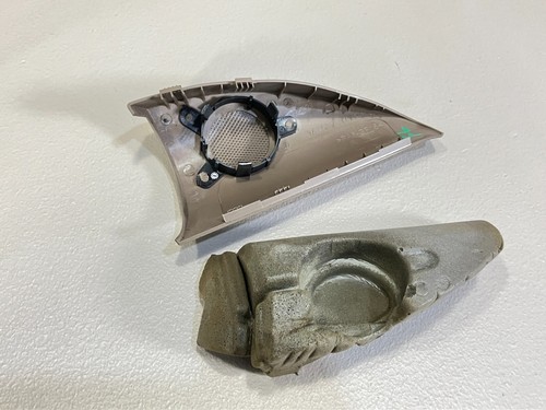 06-2013 mercede w251 r350 r320 left driver door corner tweeter speaker COVER oem - Picture 4 of 9